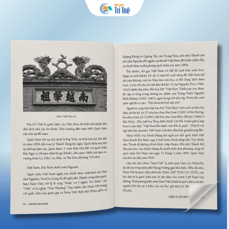 Sách: Chiều Tà Chỉ Thấy Cỏ Xanh