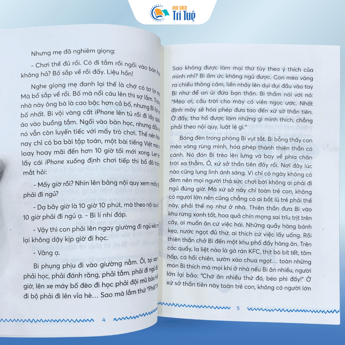 Sơn ca trong chiếc lồng bạc