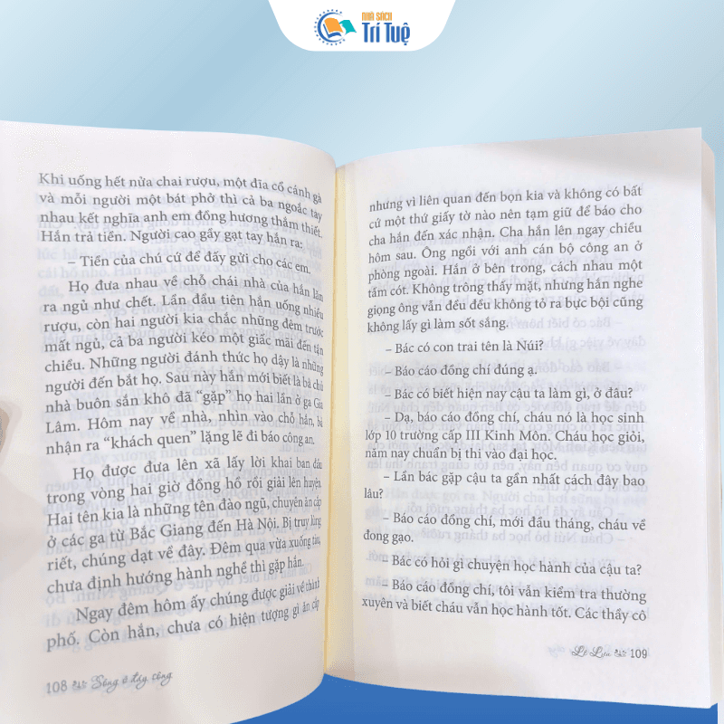 Sách: Sống Ở Đáy Sông