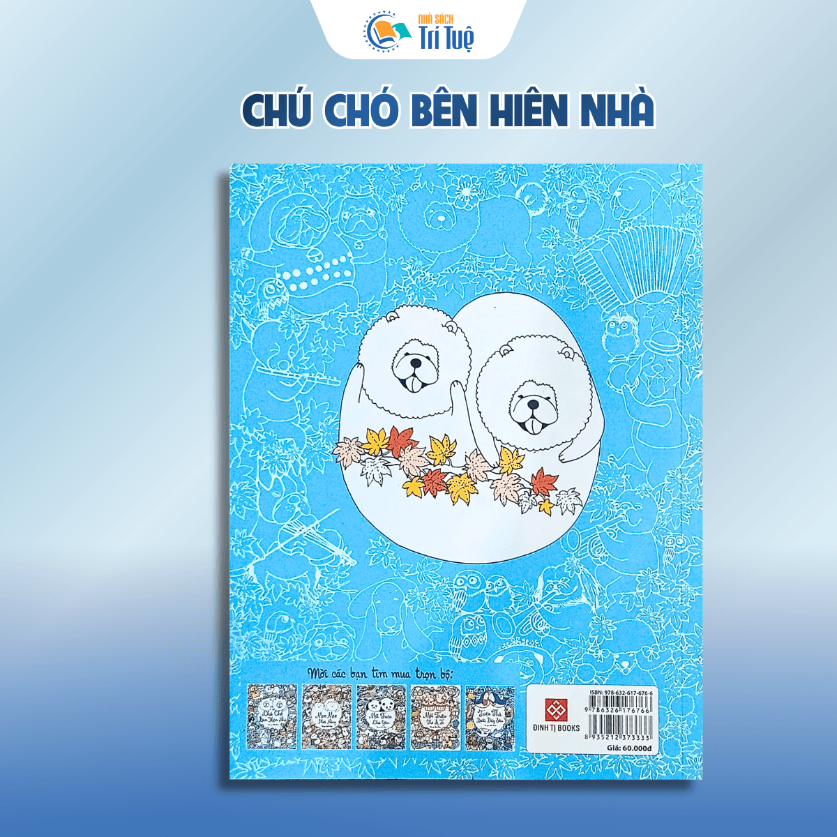 Chú chó bên hiên nhà