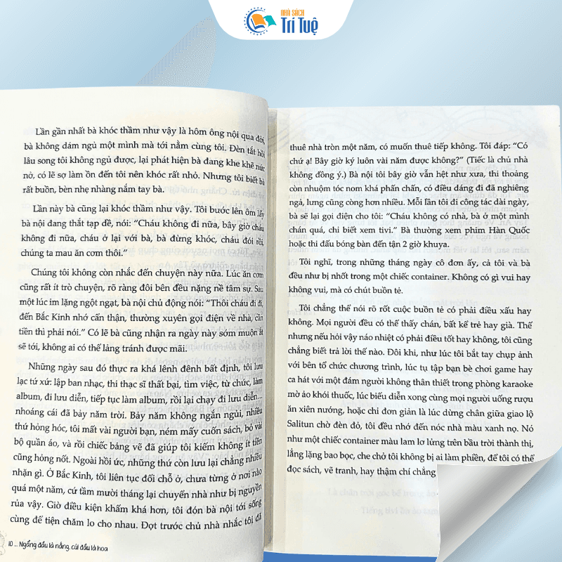 Ngẩng Đầu Là Nắng, Cúi Đầu Là Hoa