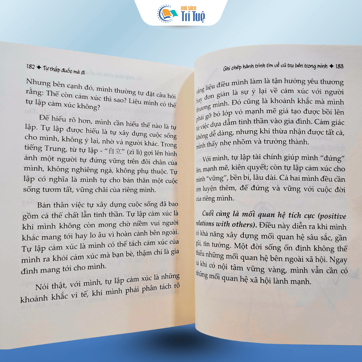 Tự Thắp Đuốc Mà Đi
