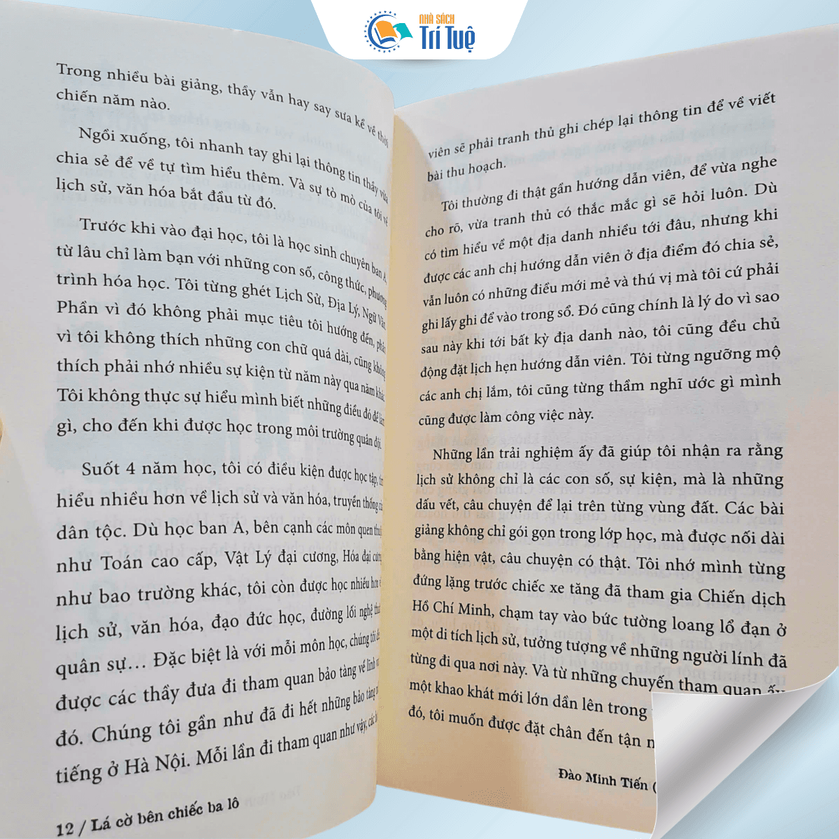 Lá Cờ Bên Chiếc Ba Lô